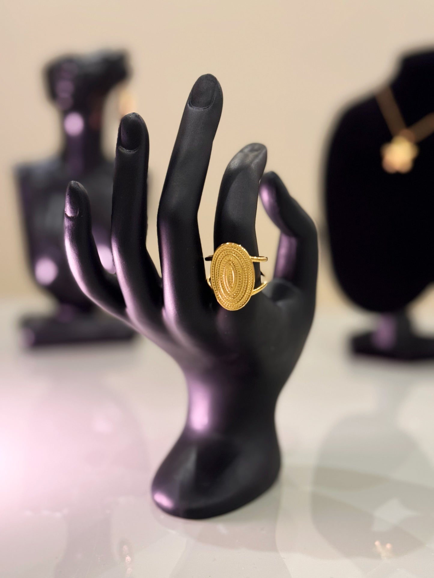Heritage Oval Gold Ring