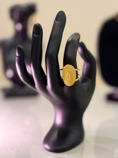 Heritage Oval Gold Ring